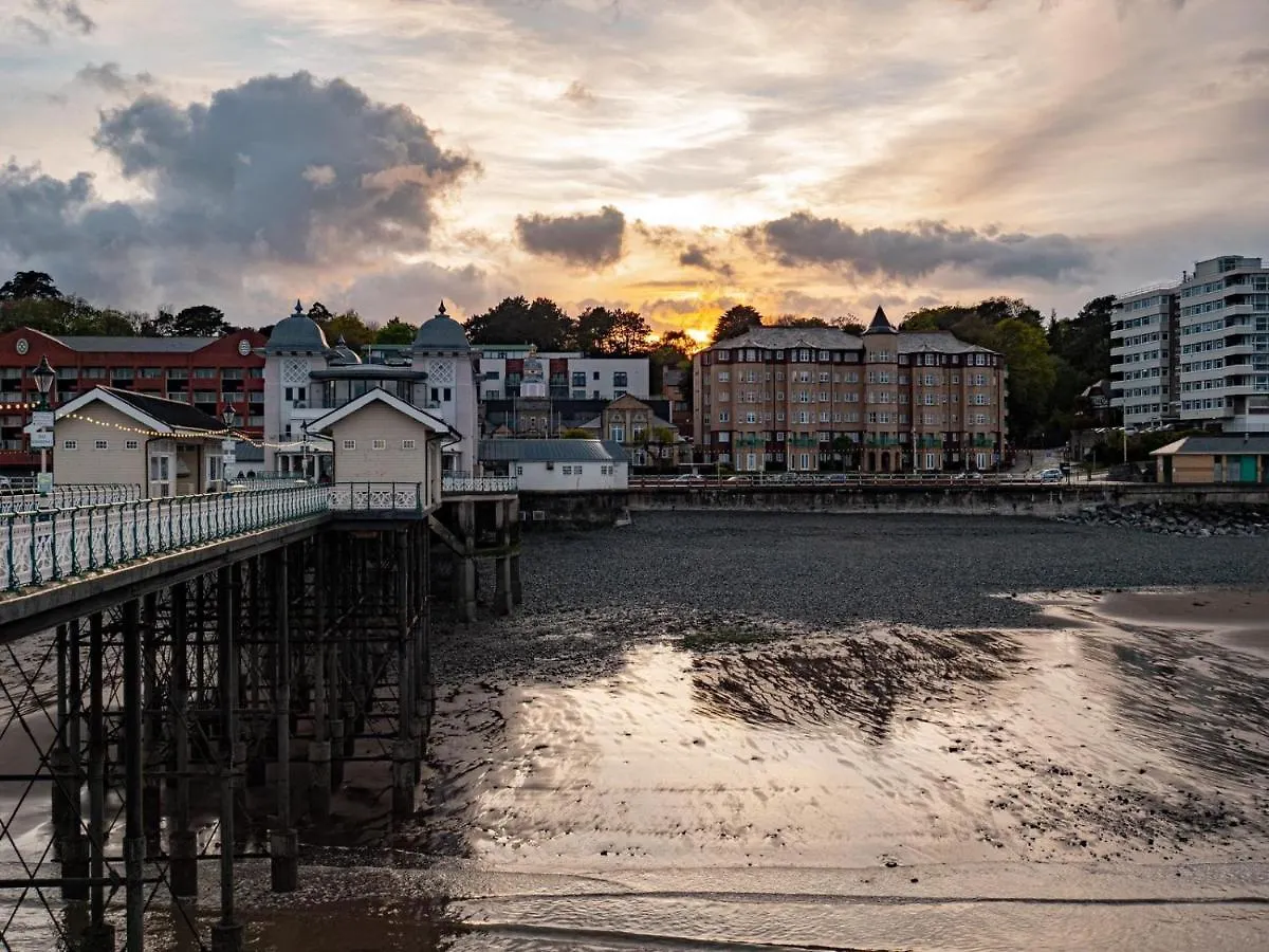 Penarth Town Apartment Cardiff